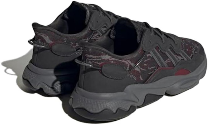 adidas Ozweego 'Carbon Shadow Red Camo' - Hitam Kelabu Merah Loreng HP6382 Lookbook adidas Ozweego 'Carbon Shadow Red Camo' - Hitam Kelabu Merah Loreng HP6382