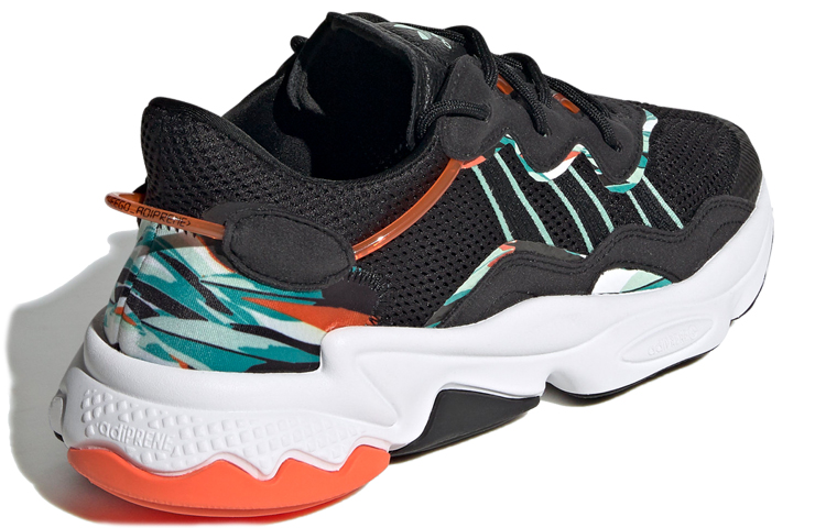 Shop アディダス オズウィーゴ "ジオメトリックジャングル" (ブラック) FZ3829