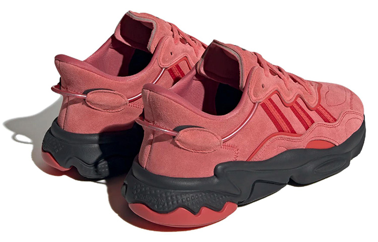 Lookbook adidas Ozweego 'Glory Red Carbon' HP6386