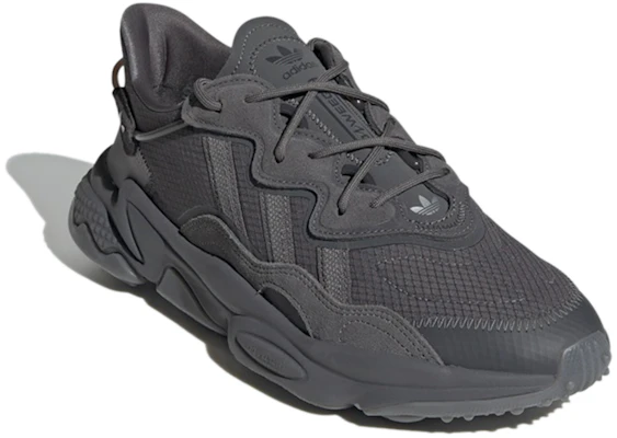 阿迪达斯 Ozweego '灰色' GW5735 Lookbook 阿迪达斯 Ozweego '灰色' GW5735