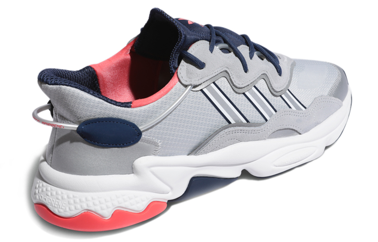 Shop 阿迪达斯 Ozweego '银色金属科技靛蓝' FV9650