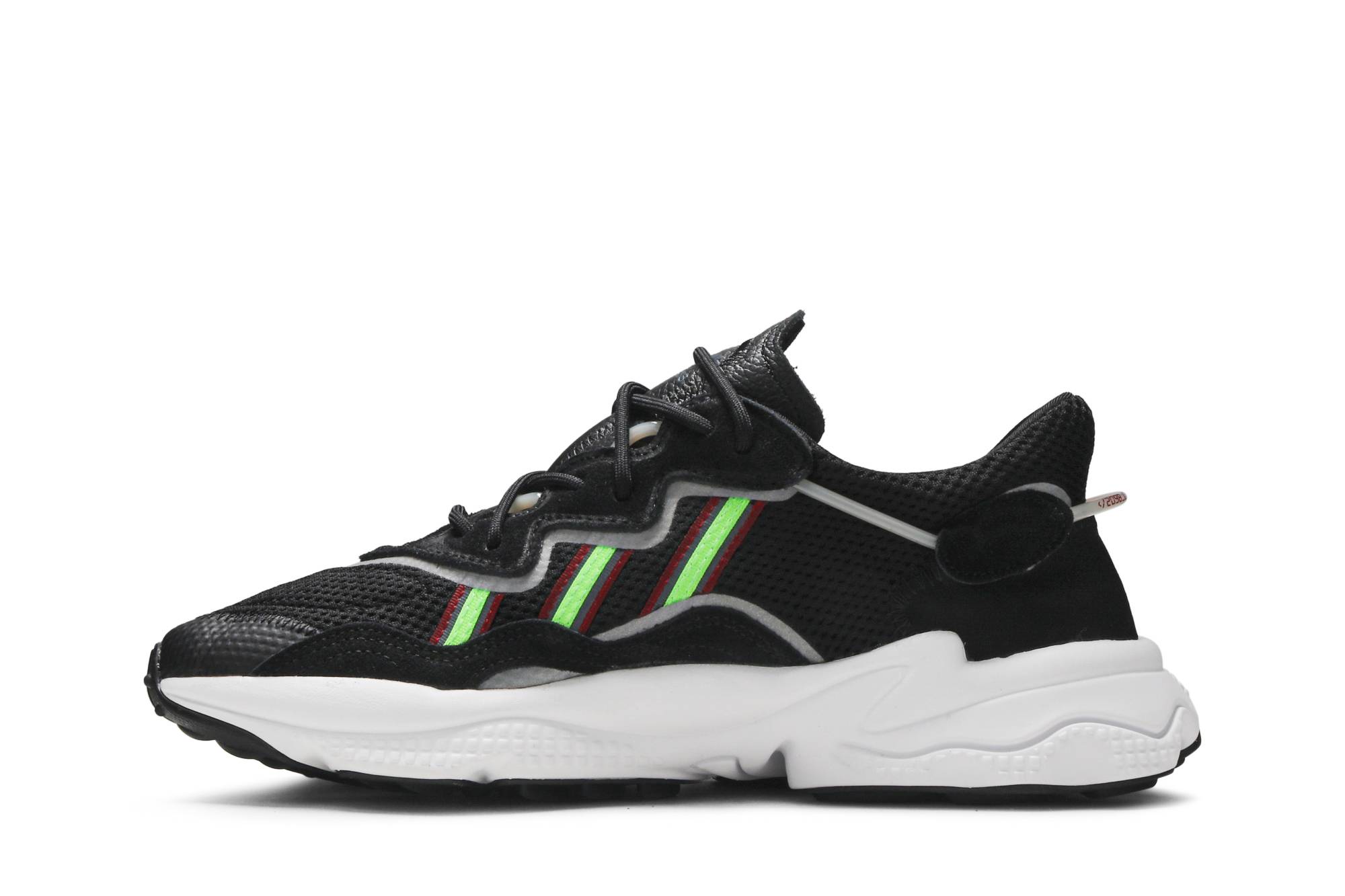 Lookbook アディダス オズウィーゴ "ソーラーグリーン" EE7002