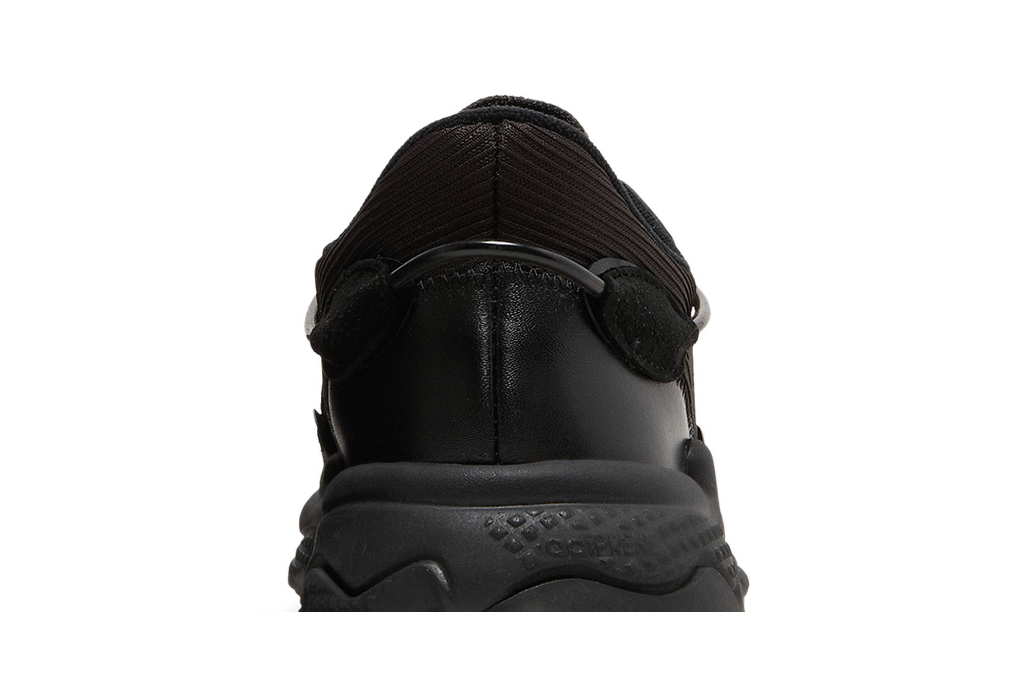 Sizing adidas Ozweego「全黑」FX6028