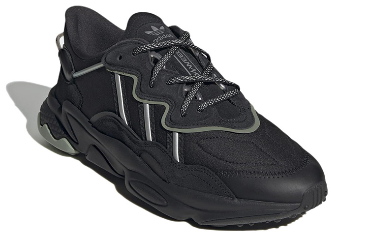 Lookbook アディダス オズウィーゴ 黒銀メタリック HP6336