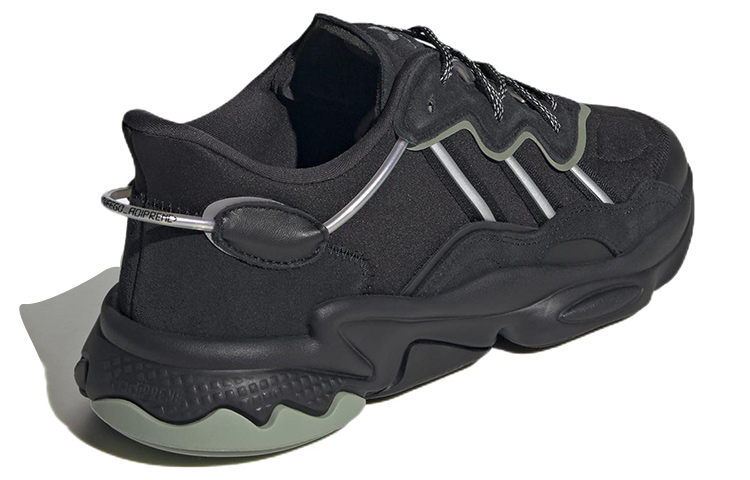 Shop アディダス オズウィーゴ 黒銀メタリック HP6336