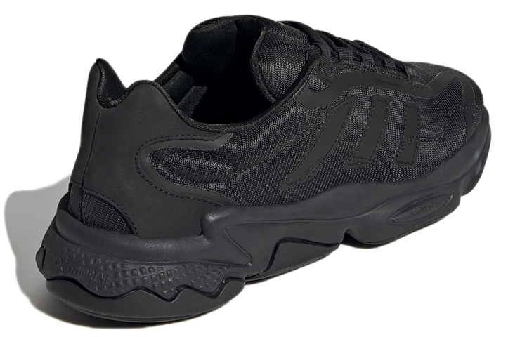 Shop 阿迪达斯 Ozweego Pure '三重黑' H04216