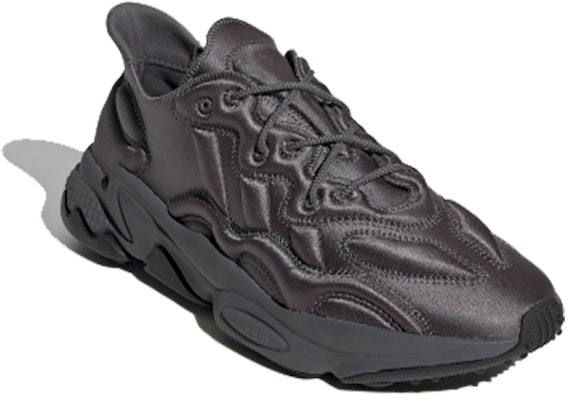 阿迪达斯 Ozweego Tech '灰色' FU7642 Lookbook 阿迪达斯 Ozweego Tech '灰色' FU7642