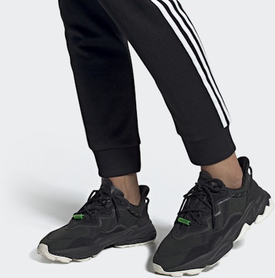 adidas Ozweego TR 'Core Black' Hitam Teras EG8355 Details for adidas Ozweego TR 'Core Black' Hitam Teras EG8355