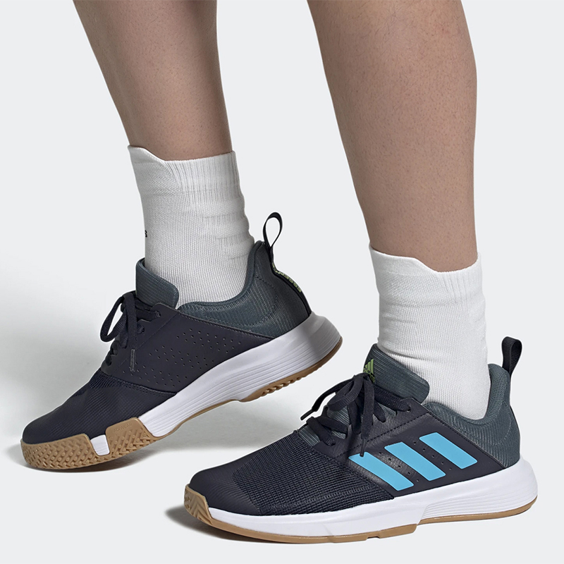 Sizing adidas Performance Essence Indoor Schuhe FU8395