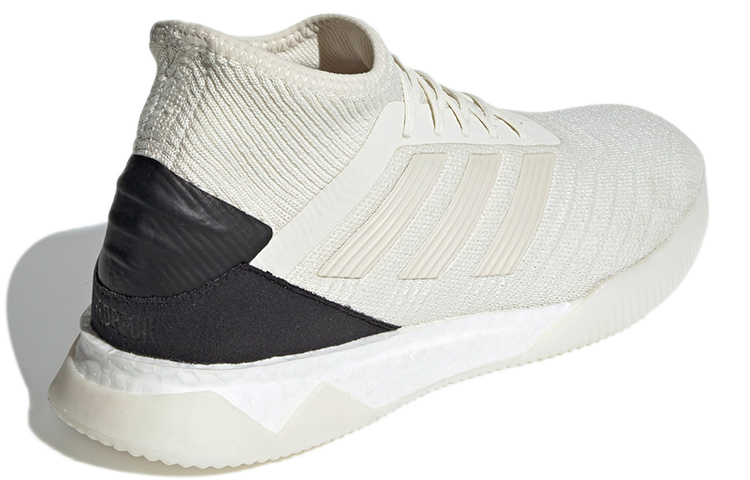 Shop adidas Predator 19.1 運動鞋 舒適通風足球鞋 米白色