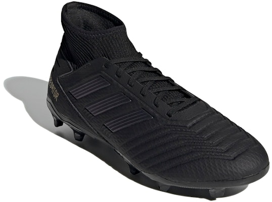 阿迪达斯 Predator 19.3 FG '核心黑' 足球鞋 F35594 Lookbook 阿迪达斯 Predator 19.3 FG '核心黑' 足球鞋 F35594