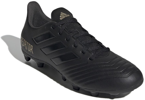 阿迪达斯 Predator 19.4 黑色足球鞋 F35600 Lookbook 阿迪达斯 Predator 19.4 黑色足球鞋 F35600