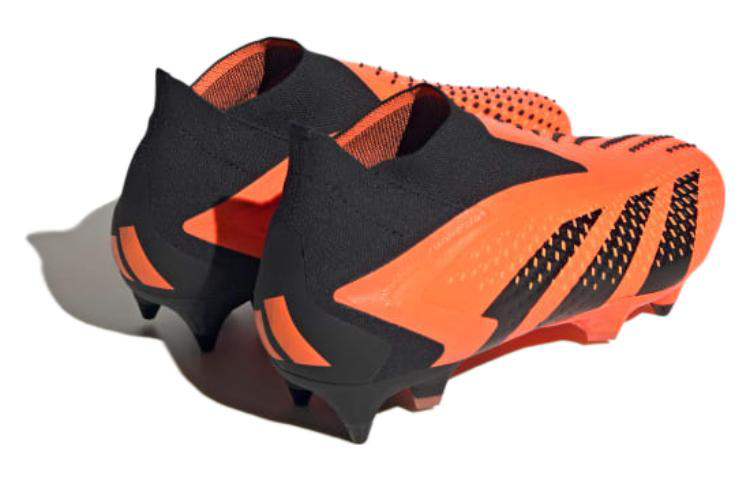 Shop adidas Predator Accuracy+ SG 防滑耐磨 足球鞋 男女通用 黑橙色