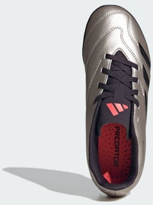 アディダスプレデタークラブTF 'プラチナメタリック' IF6420 Lookbook アディダスプレデタークラブTF 'プラチナメタリック' IF6420