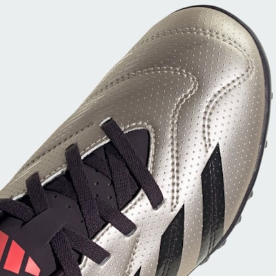 アディダスプレデタークラブTF 'プラチナメタリック' IF6420 1