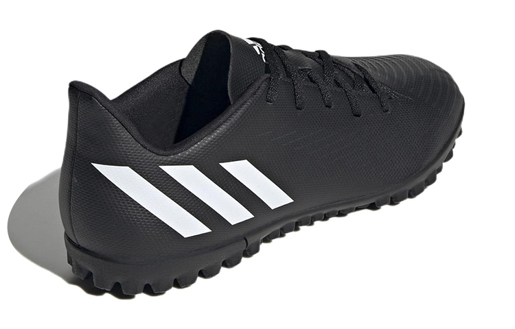 Shop adidas Predator Edge.4 社會 人造草坪 防滑耐磨輕便 足球鞋 男女同款 黑白