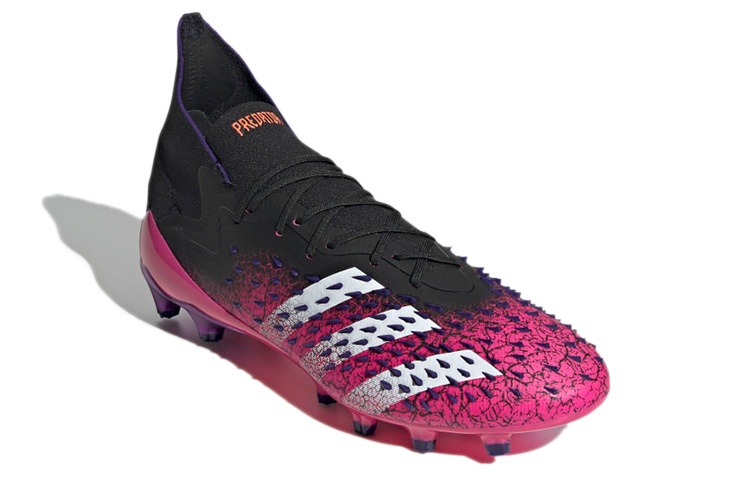 Lookbook adidas Predator Freak.1 AG 粉黑色轉換為台灣市場的產品名：adidas Predator Freak.1 AG 粉紅黑色