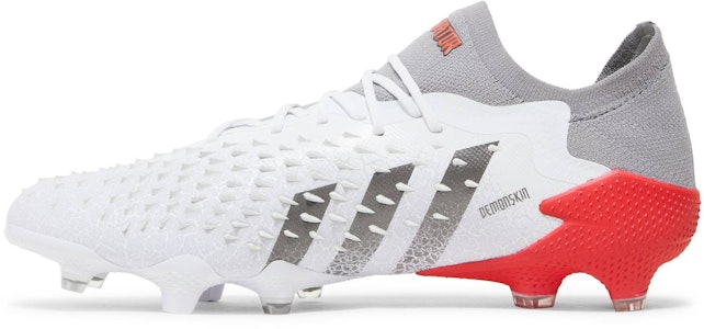 阿迪达斯 Predator Freak.1 FG '白-太阳红' 足球鞋 FY6263 Lookbook 阿迪达斯 Predator Freak.1 FG '白-太阳红' 足球鞋 FY6263