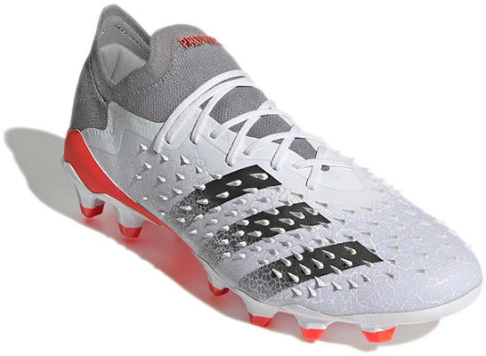 adidas Predator Freak.1 Hg/Ag Chaussures de Football Extérieur ''Blanc Gris'' GX7615 Lookbook adidas Predator Freak.1 Hg/Ag Chaussures de Football Extérieur ''Blanc Gris'' GX7615
