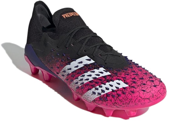 adidas Predator Freak.1 Low 'Hitam Ungu' FZ3708 Lookbook adidas Predator Freak.1 Low 'Hitam Ungu' FZ3708