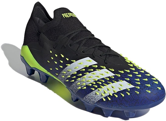 adidas Predator Freak.1 Low AG 'Hitam Biru' FZ3711 Lookbook adidas Predator Freak.1 Low AG 'Hitam Biru' FZ3711