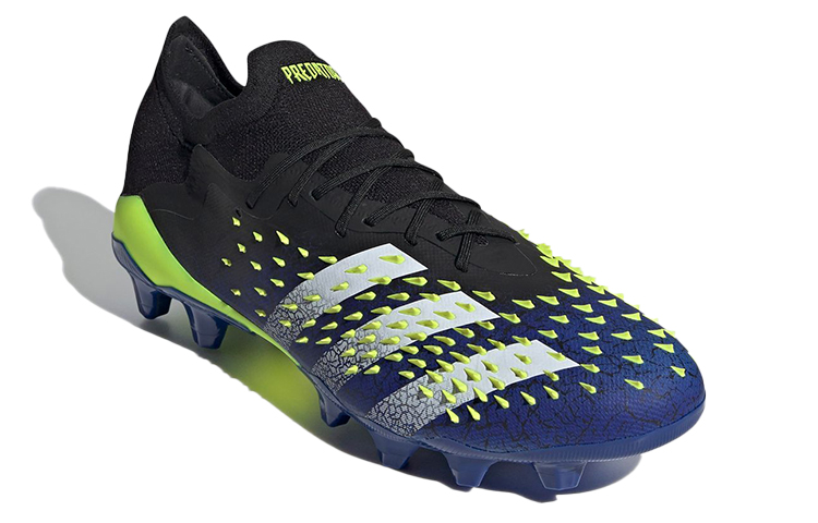 Lookbook adidas Predator Freak.1 Low AG ''Noir Bleu'' FZ3711