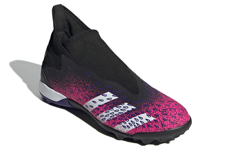 Lookbook adidas Predator Freak.3 Laceless Turf ''Zwart Roze'' FW7513