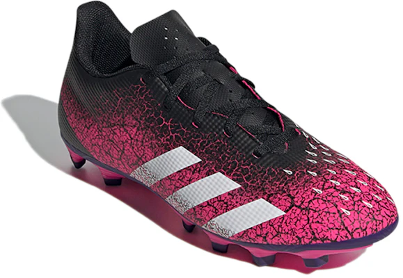 adidas Predator Freak.4 多功能地面球鞋 粉黑色 Lookbook adidas Predator Freak.4 多功能地面球鞋 粉黑色