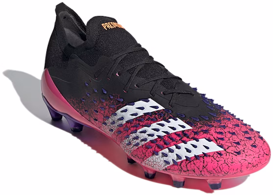 adidas Predator Freak .1 L AG 人造草地 防滑減震耐磨 足球鞋 男款 黑粉 Lookbook adidas Predator Freak .1 L AG 人造草地 防滑減震耐磨 足球鞋 男款 黑粉