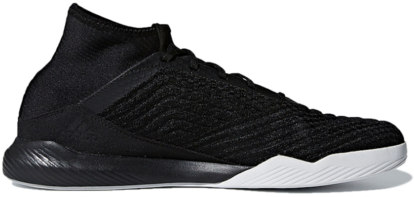 Sneakers adidas Predator Tango 18.3 TR Hitam DB2304 Order Sneakers adidas Predator Tango 18.3 TR Hitam DB2304