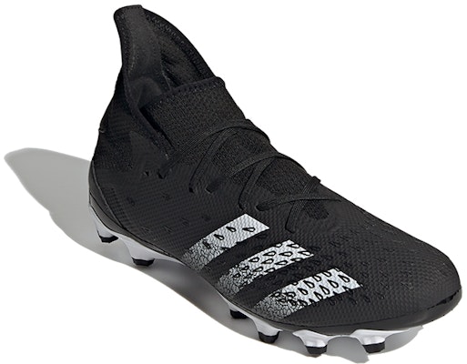 adidas PredatorFreak 減震防滑 足球鞋 男款 黑白 Lookbook adidas PredatorFreak 減震防滑 足球鞋 男款 黑白