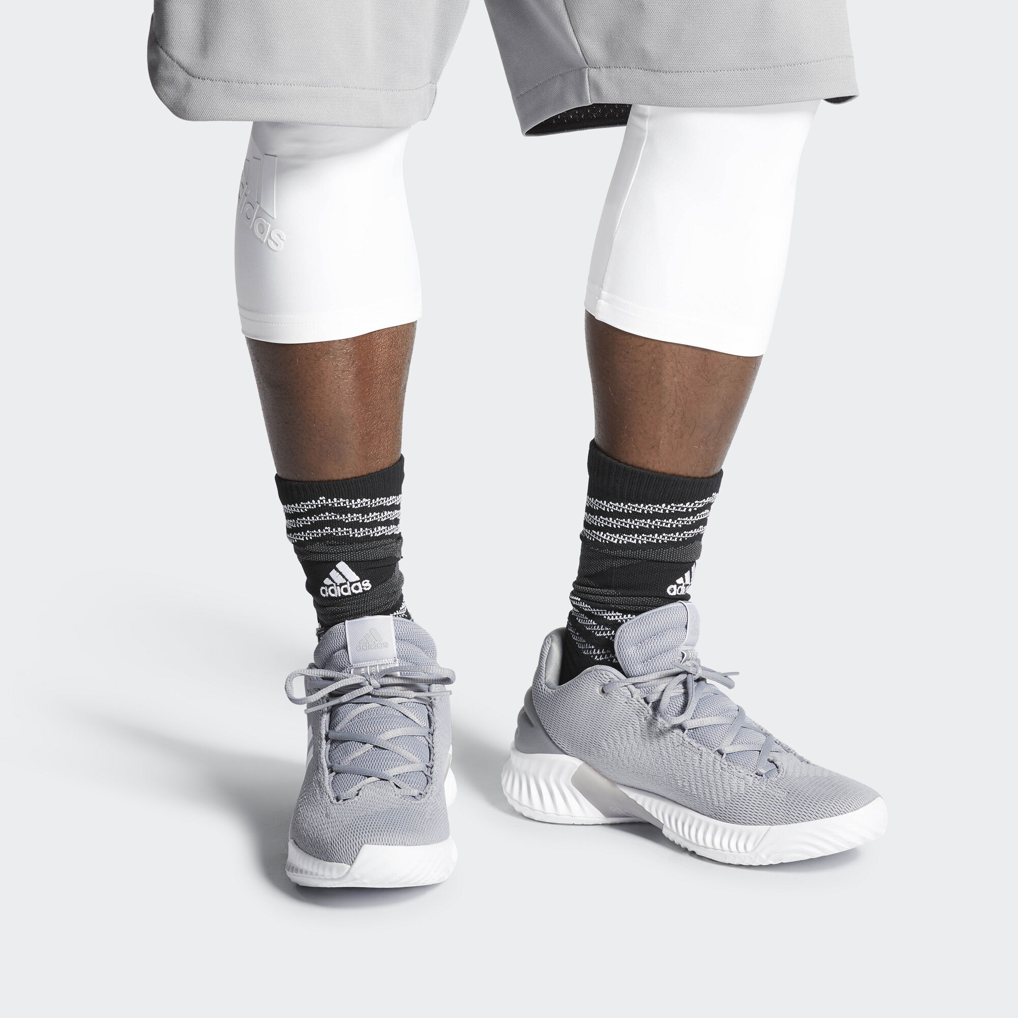 Sizing adidas Pro Bounce 2018 Low 低幫 籃球鞋 男款 灰白