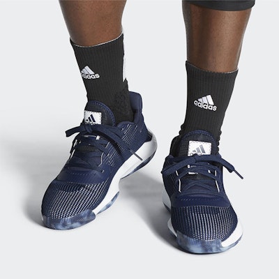 阿迪达斯Pro Bounce 2019低帮深蓝色篮球鞋 EF9840 Sizing 阿迪达斯Pro Bounce 2019低帮深蓝色篮球鞋 EF9840