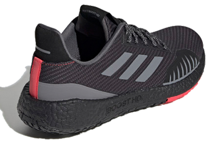 Lookbook adidas PureBoost HD Musim Dingin 'Abu-Abu Merah Kejutan' EH2668