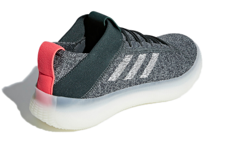 Shop adidas Pureboost 教練 灰綠色