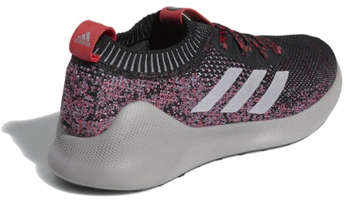 ピュアバウンス+ コアブラック/スカーレット F36925 Lookbook ピュアバウンス+ コアブラック/スカーレット F36925