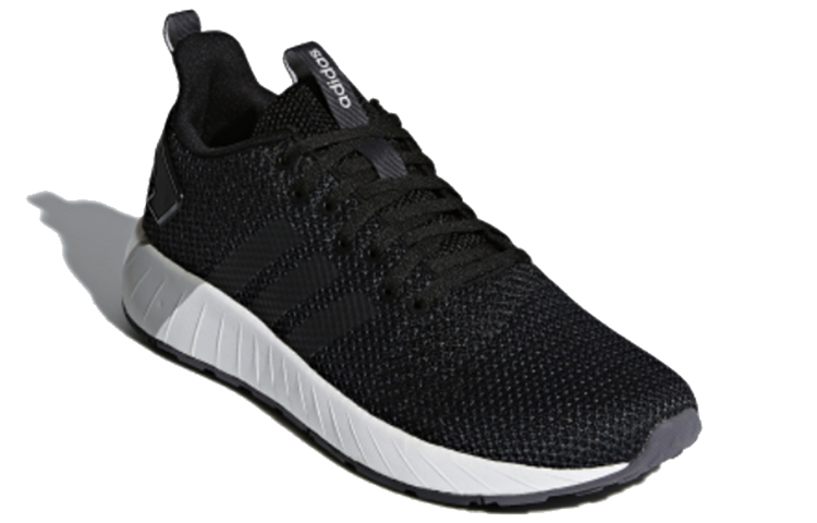 Lookbook アディダス クエスターBYD DB1540