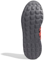 adidas Questar Flow 'Negro Core Rojo' EG5637 Details for adidas Questar Flow 'Negro Core Rojo' EG5637