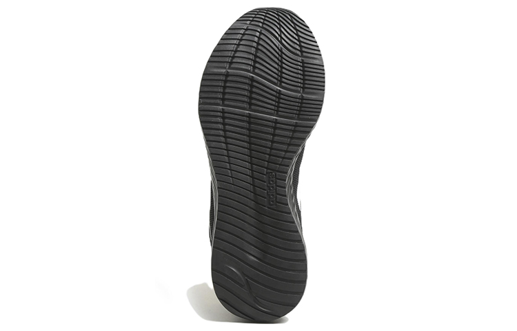 Shop adidas 快流 耐磨透氣跑步鞋 黑色