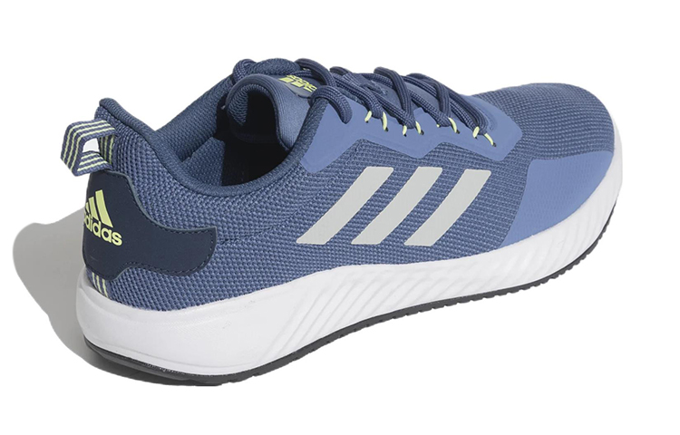 Shop adidas 快流 耐磨透氣跑步鞋 淺藍色