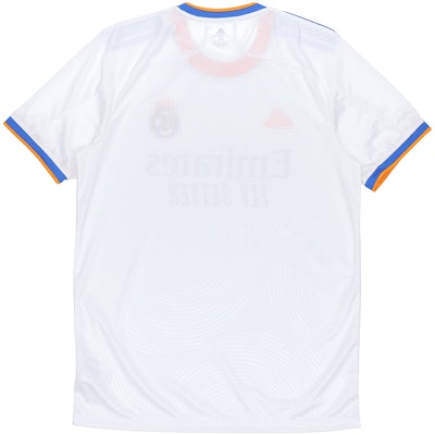 阿迪达斯皇家马德里21/22赛季主场球迷版白色短袖足球衣 GQ1359 Lookbook 阿迪达斯皇家马德里21/22赛季主场球迷版白色短袖足球衣 GQ1359
