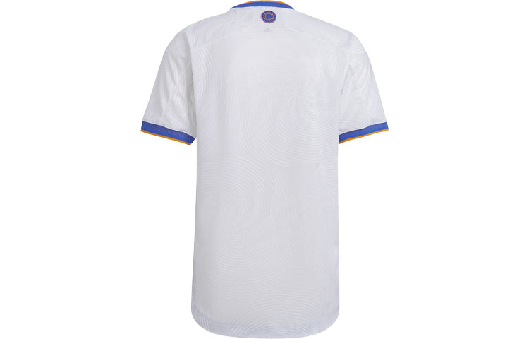 Lookbook adidas Real Madrid 21/22 Jersi Retro Home Versi Pemain Putih Lelaki. GQ1360