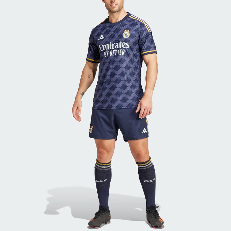 Sizing 阿迪達斯 皇家馬德里 23/24 客場球員版海軍藍條紋足球衣 IA5138