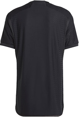 adidas 皇家馬德里客場球員版黑色足球球衣 IQ4923 Lookbook adidas 皇家馬德里客場球員版黑色足球球衣 IQ4923