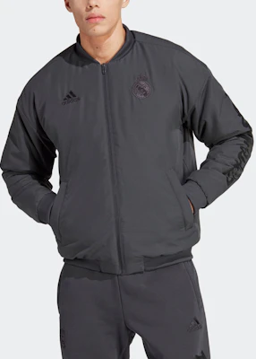 adidas Jaket Panjang Pria Real Madrid Monochrome Carbon Black HT6454 Lookbook adidas Jaket Panjang Pria Real Madrid Monochrome Carbon Black HT6454