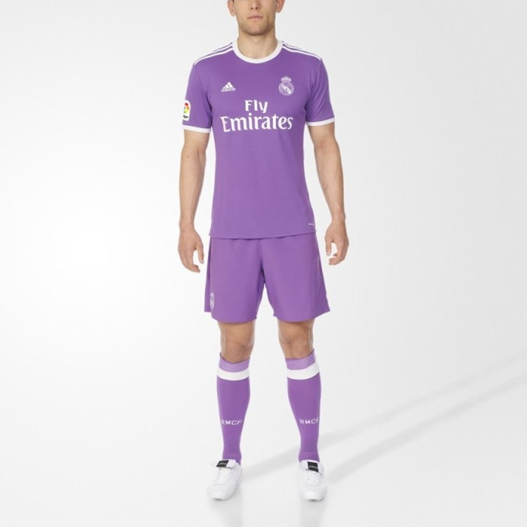 Shop Adidas 皇家马德里紫色训练足球球衣 AI5158