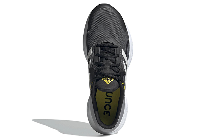 Shop adidas Response 'Hitam Putih' GV9531