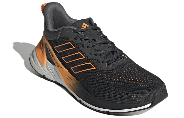 Lookbook adidas Response Super 2.0 舒適耐磨跑步鞋 黑灰