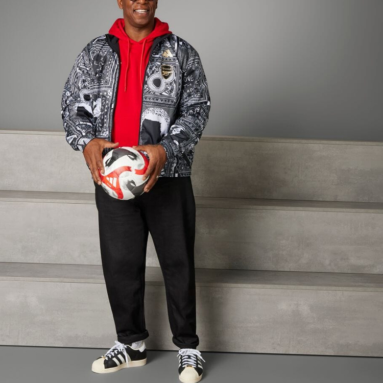 Sizing Jaket Track adidas Retro Hitam Bergaris dengan Resleting dan Kerah Tegak IP1607
