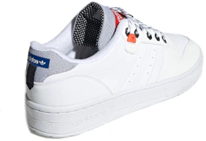 Shop adidas originals Rivalry Low 防滑輕便耐磨 低筒 球鞋 男女款 白灰